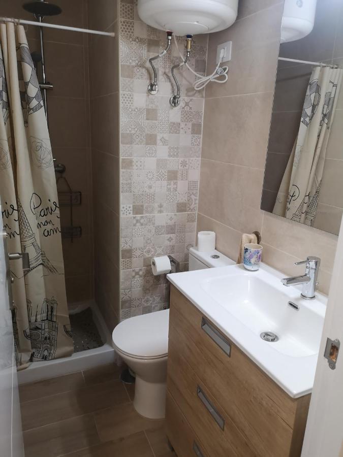 Hostal Mari En La Laguna, Alquiler Habitacion Privada En Hostal, 6 Habitaciones Cerca De La Universidad Y Aeropuerto Norte, 3 Banos Compartidos La Laguna  Ngoại thất bức ảnh
