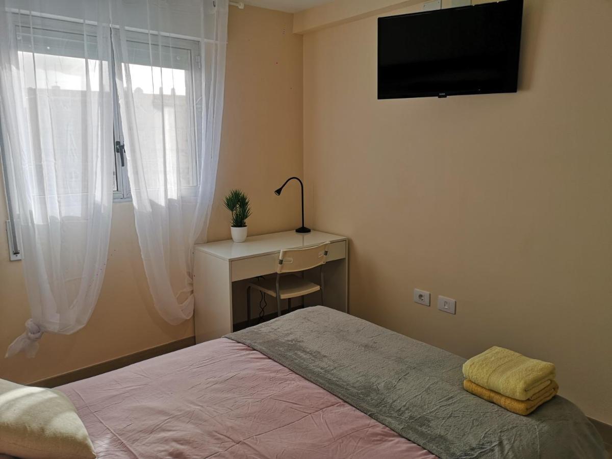 Hostal Mari En La Laguna, Alquiler Habitacion Privada En Hostal, 6 Habitaciones Cerca De La Universidad Y Aeropuerto Norte, 3 Banos Compartidos La Laguna  Ngoại thất bức ảnh
