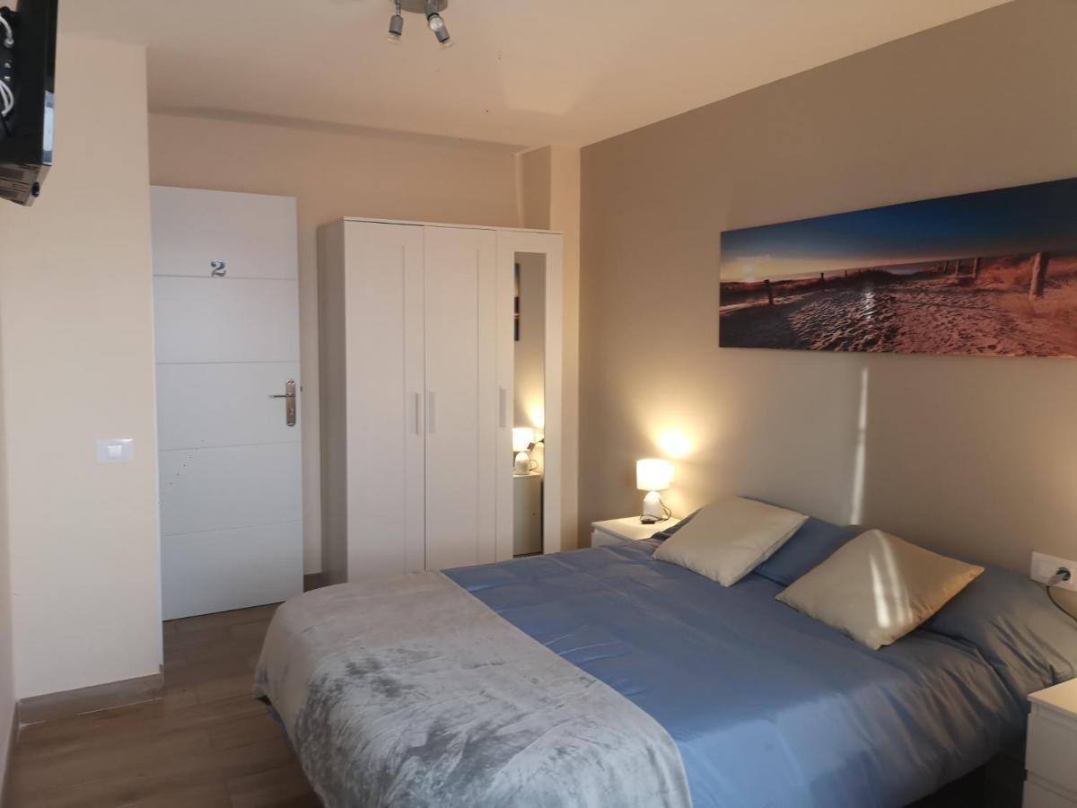 Hostal Mari En La Laguna, Alquiler Habitacion Privada En Hostal, 6 Habitaciones Cerca De La Universidad Y Aeropuerto Norte, 3 Banos Compartidos La Laguna  Ngoại thất bức ảnh