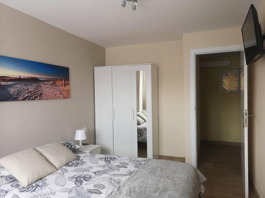 Hostal Mari En La Laguna, Alquiler Habitacion Privada En Hostal, 6 Habitaciones Cerca De La Universidad Y Aeropuerto Norte, 3 Banos Compartidos La Laguna  Ngoại thất bức ảnh