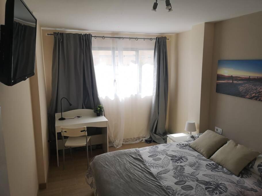Hostal Mari En La Laguna, Alquiler Habitacion Privada En Hostal, 6 Habitaciones Cerca De La Universidad Y Aeropuerto Norte, 3 Banos Compartidos La Laguna  Ngoại thất bức ảnh