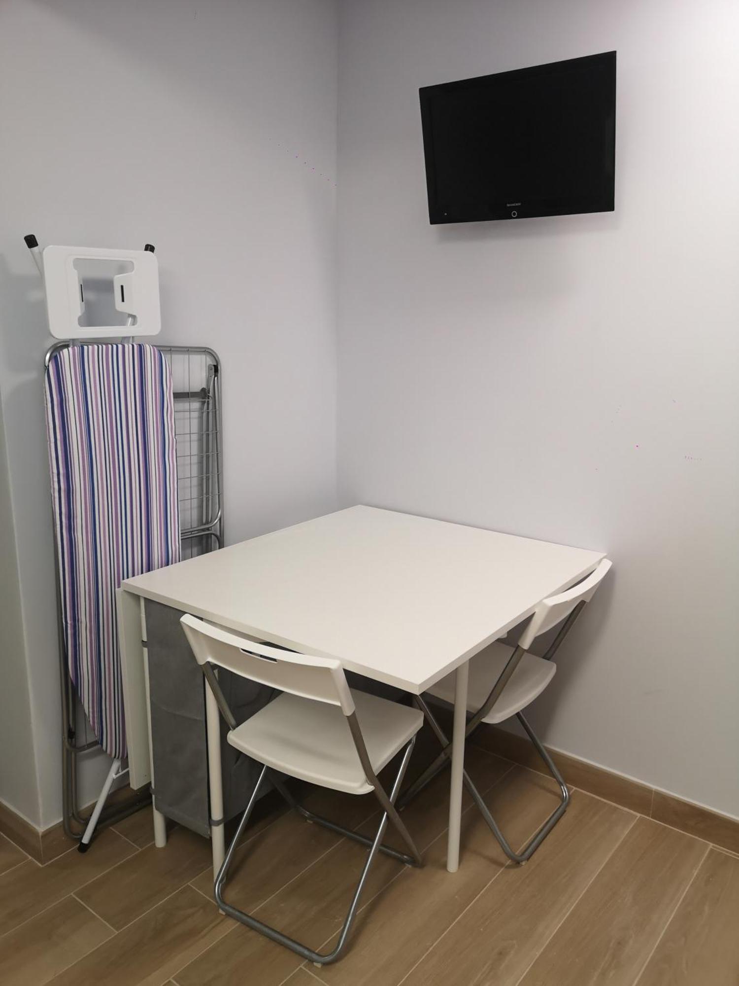 Hostal Mari En La Laguna, Alquiler Habitacion Privada En Hostal, 6 Habitaciones Cerca De La Universidad Y Aeropuerto Norte, 3 Banos Compartidos La Laguna  Ngoại thất bức ảnh
